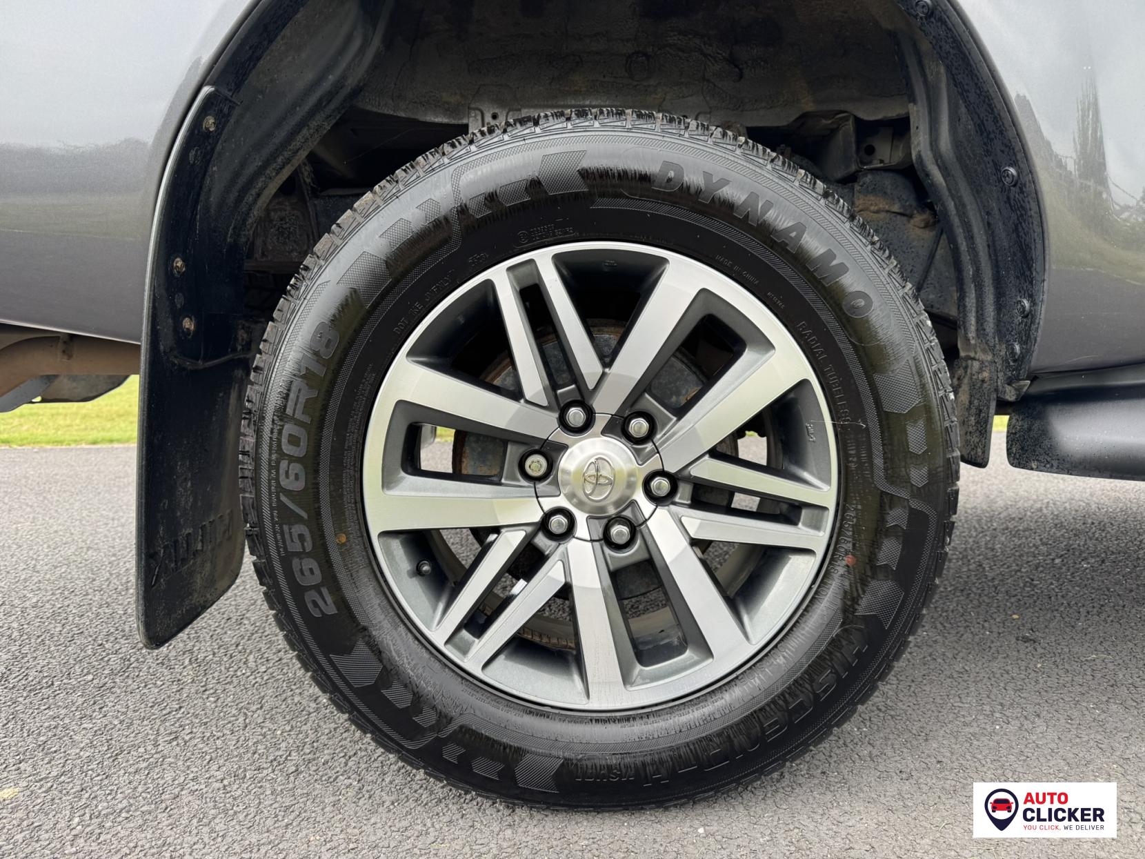 Toyota Hilux 2.4 D-4D Invincible Pickup Double Cab 4dr Diesel Auto 4WD Euro 6 (s/s) (TSS) (150 ps)