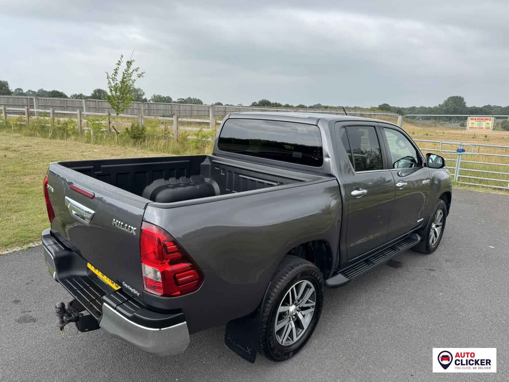 Toyota Hilux 2.4 D-4D Invincible Pickup Double Cab 4dr Diesel Auto 4WD Euro 6 (s/s) (TSS) (150 ps)