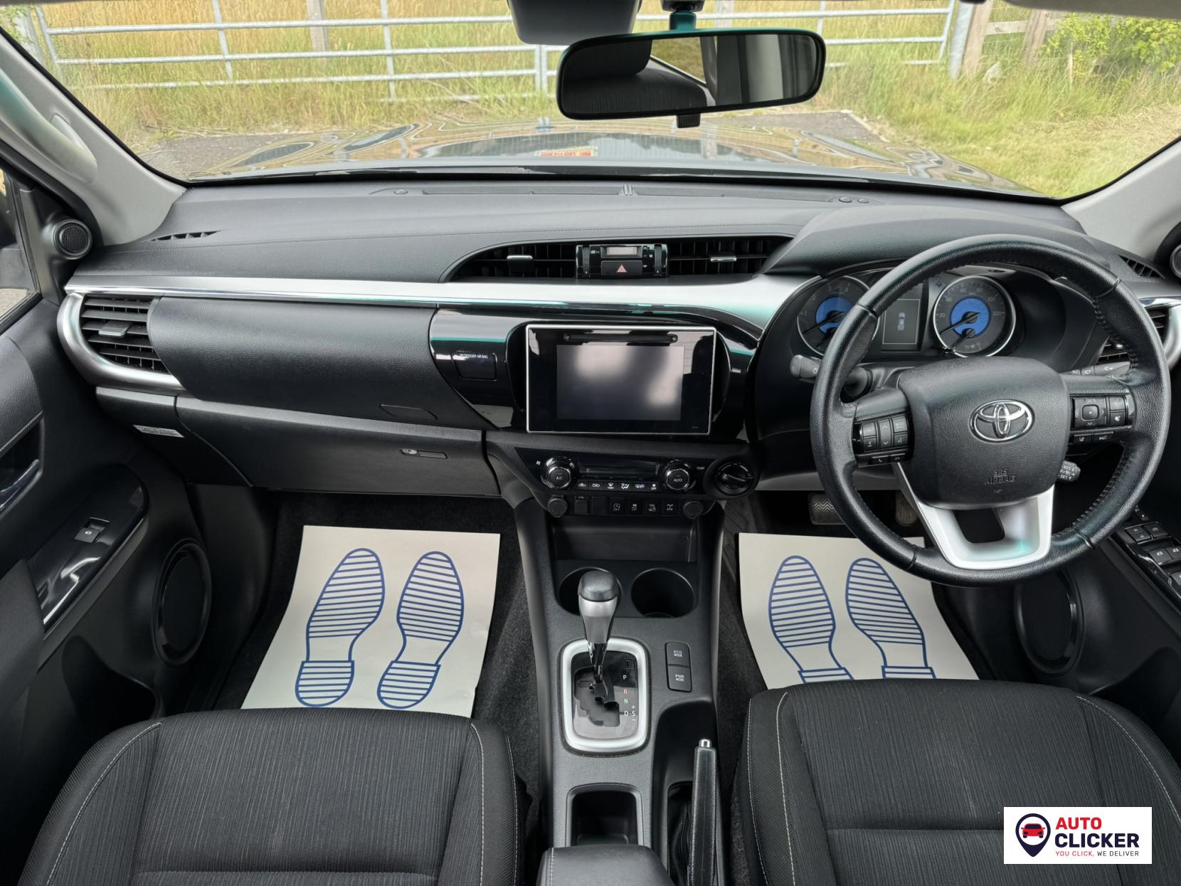 Toyota Hilux 2.4 D-4D Invincible Pickup Double Cab 4dr Diesel Auto 4WD Euro 6 (s/s) (TSS) (150 ps)