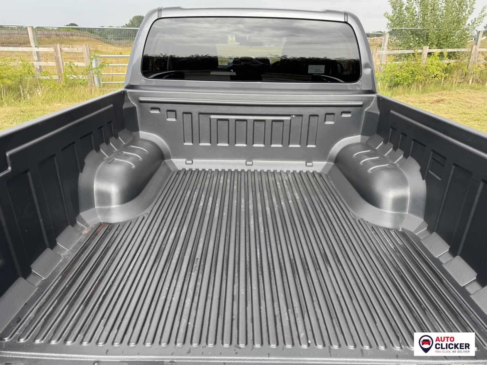 Toyota Hilux 2.4 D-4D Invincible Pickup Double Cab 4dr Diesel Auto 4WD Euro 6 (s/s) (TSS) (150 ps)