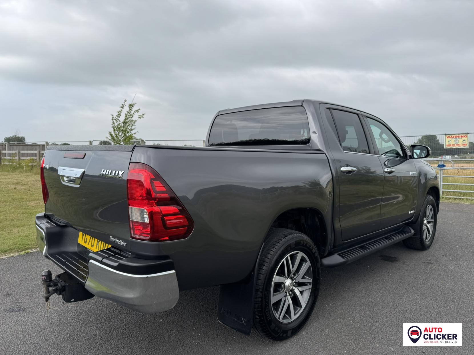 Toyota Hilux 2.4 D-4D Invincible Pickup Double Cab 4dr Diesel Auto 4WD Euro 6 (s/s) (TSS) (150 ps)