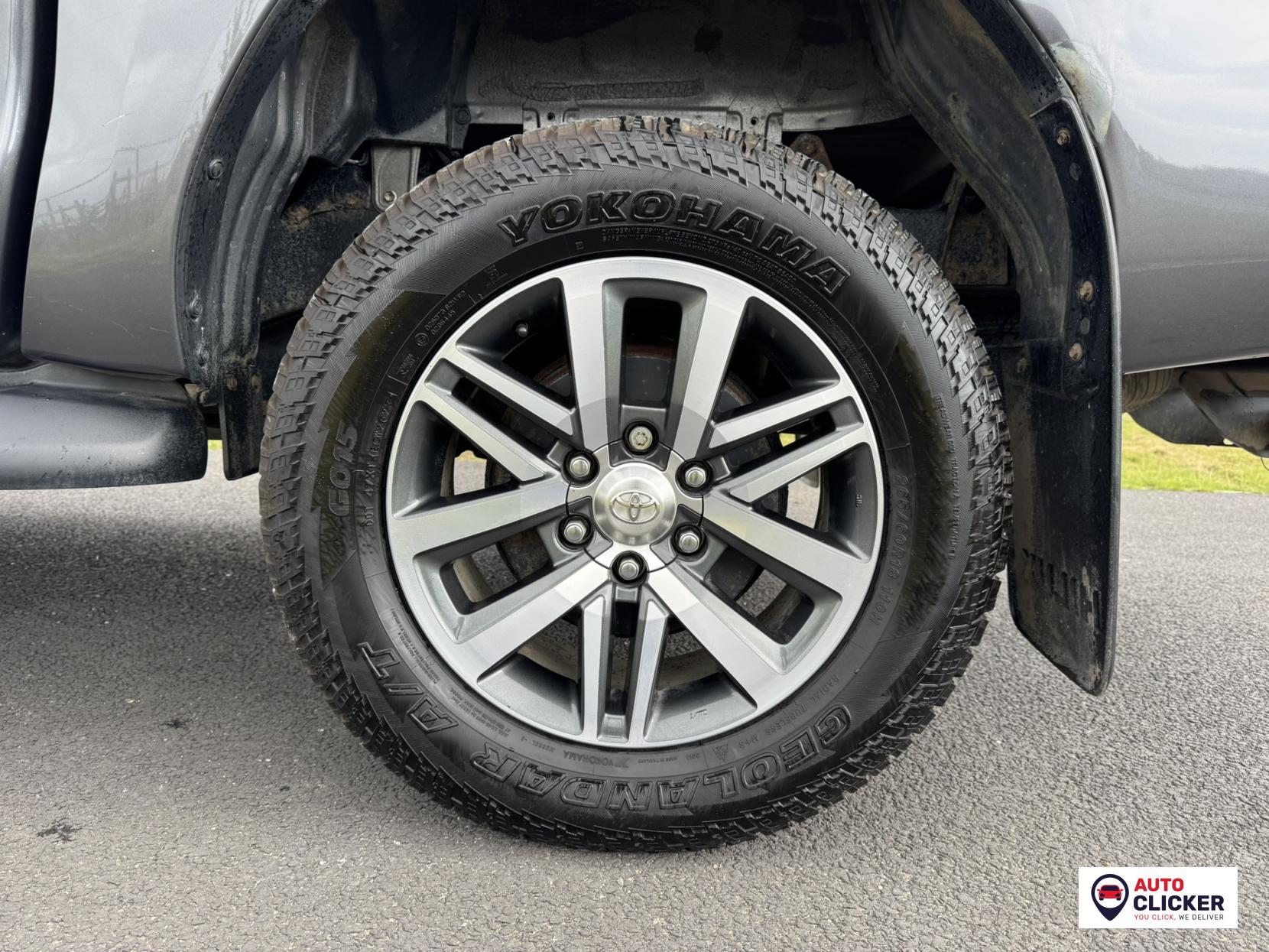 Toyota Hilux 2.4 D-4D Invincible Pickup Double Cab 4dr Diesel Auto 4WD Euro 6 (s/s) (TSS) (150 ps)
