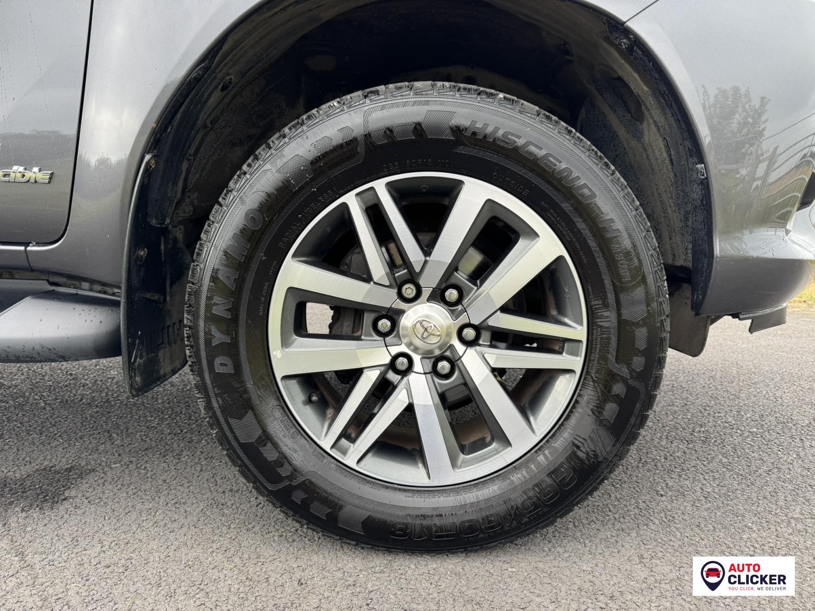 Toyota Hilux 2.4 D-4D Invincible Pickup Double Cab 4dr Diesel Auto 4WD Euro 6 (s/s) (TSS) (150 ps)