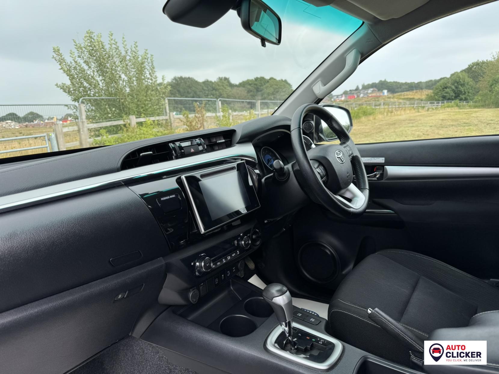 Toyota Hilux 2.4 D-4D Invincible Pickup Double Cab 4dr Diesel Auto 4WD Euro 6 (s/s) (TSS) (150 ps)
