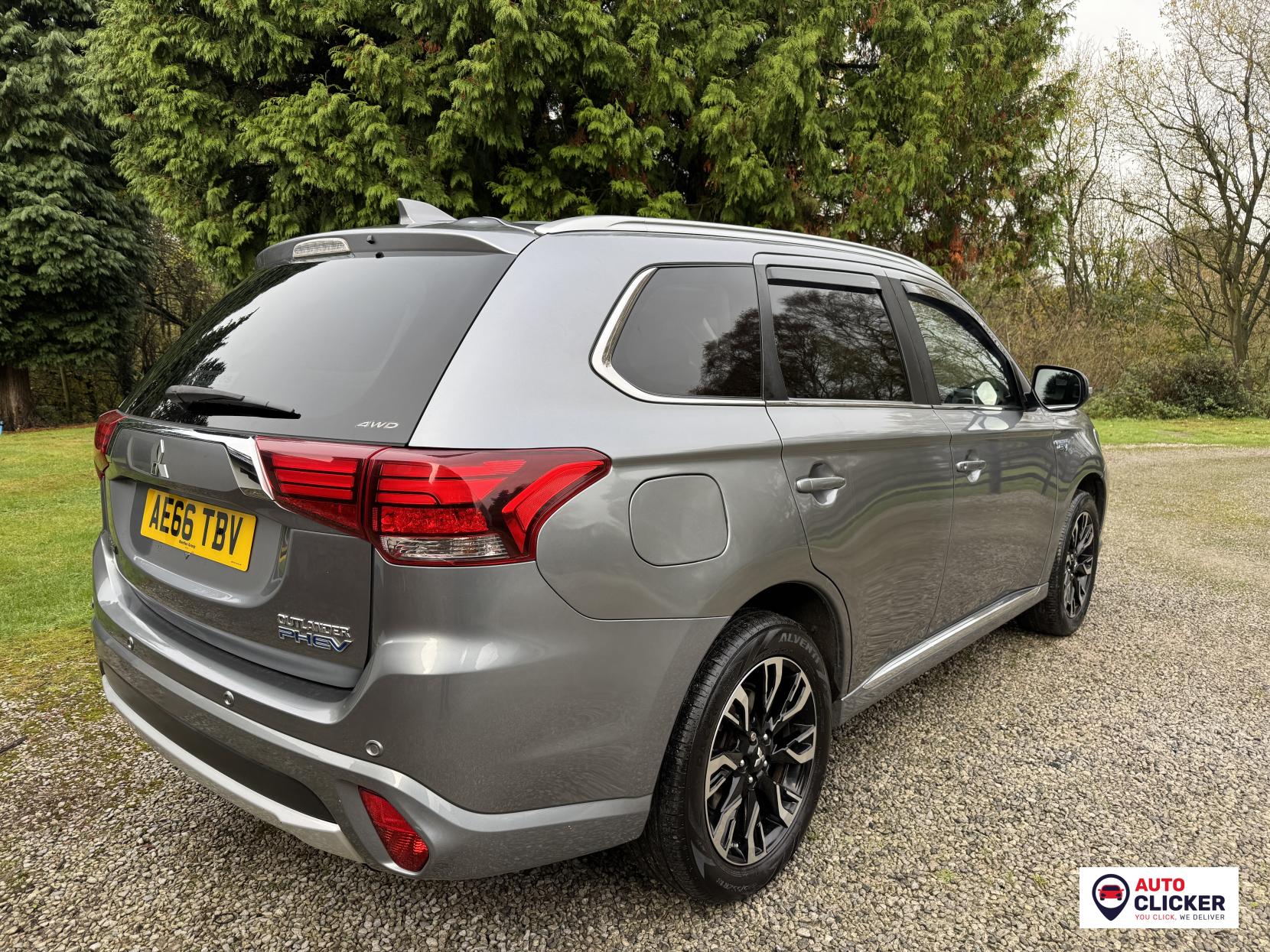 Mitsubishi Outlander 2.0h 12kWh GX4hs SUV 5dr Petrol Plug-in Hybrid CVT 4WD Euro 6 (s/s) (200 ps)