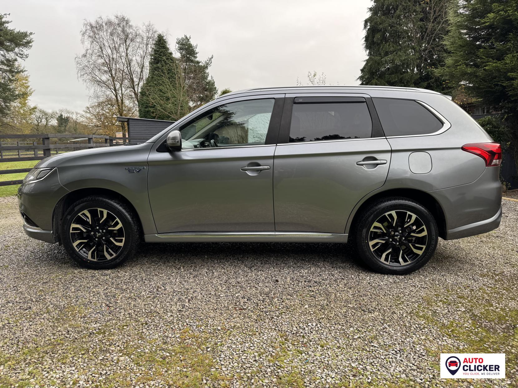 Mitsubishi Outlander 2.0h 12kWh GX4hs SUV 5dr Petrol Plug-in Hybrid CVT 4WD Euro 6 (s/s) (200 ps)