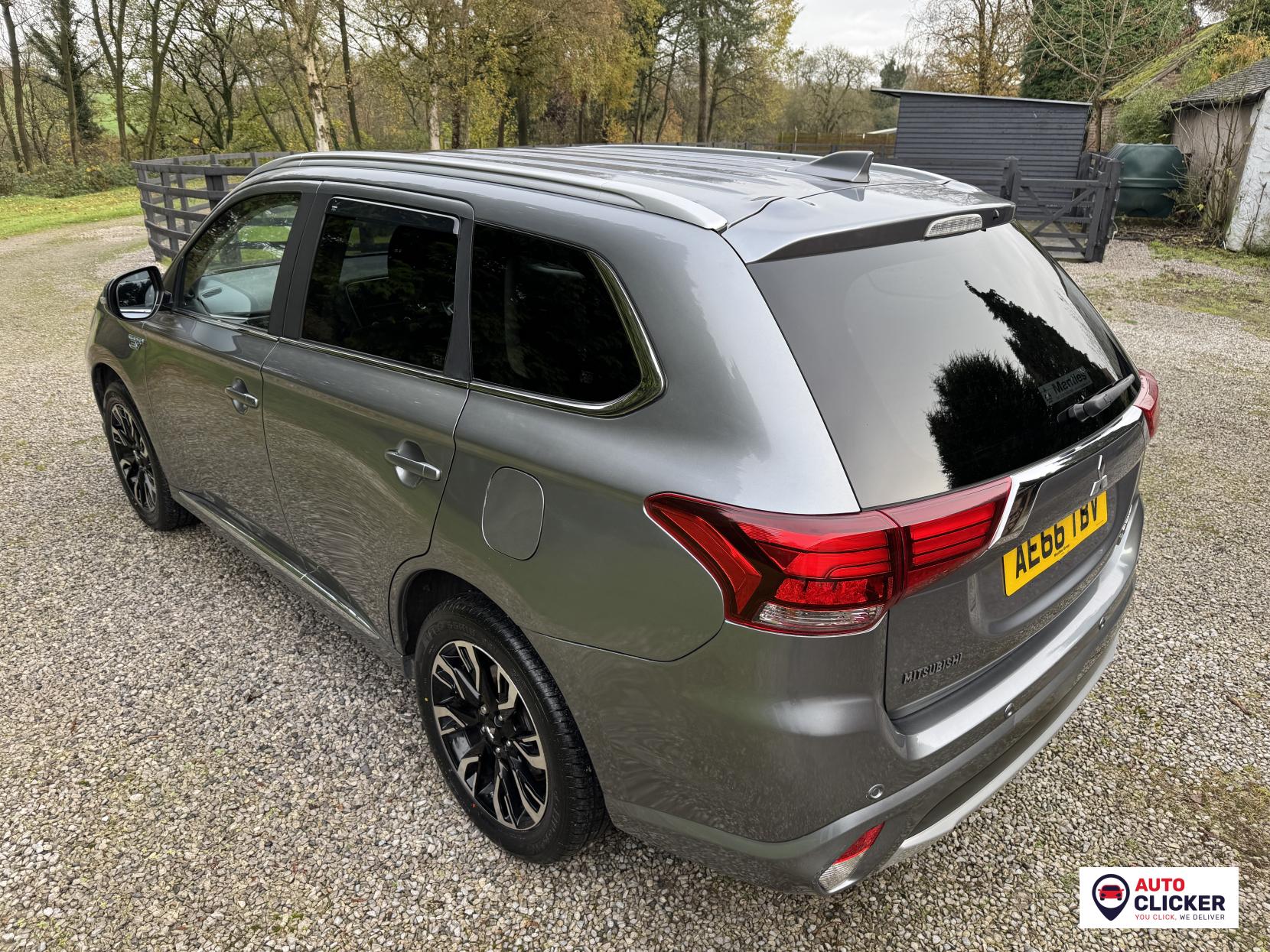 Mitsubishi Outlander 2.0h 12kWh GX4hs SUV 5dr Petrol Plug-in Hybrid CVT 4WD Euro 6 (s/s) (200 ps)