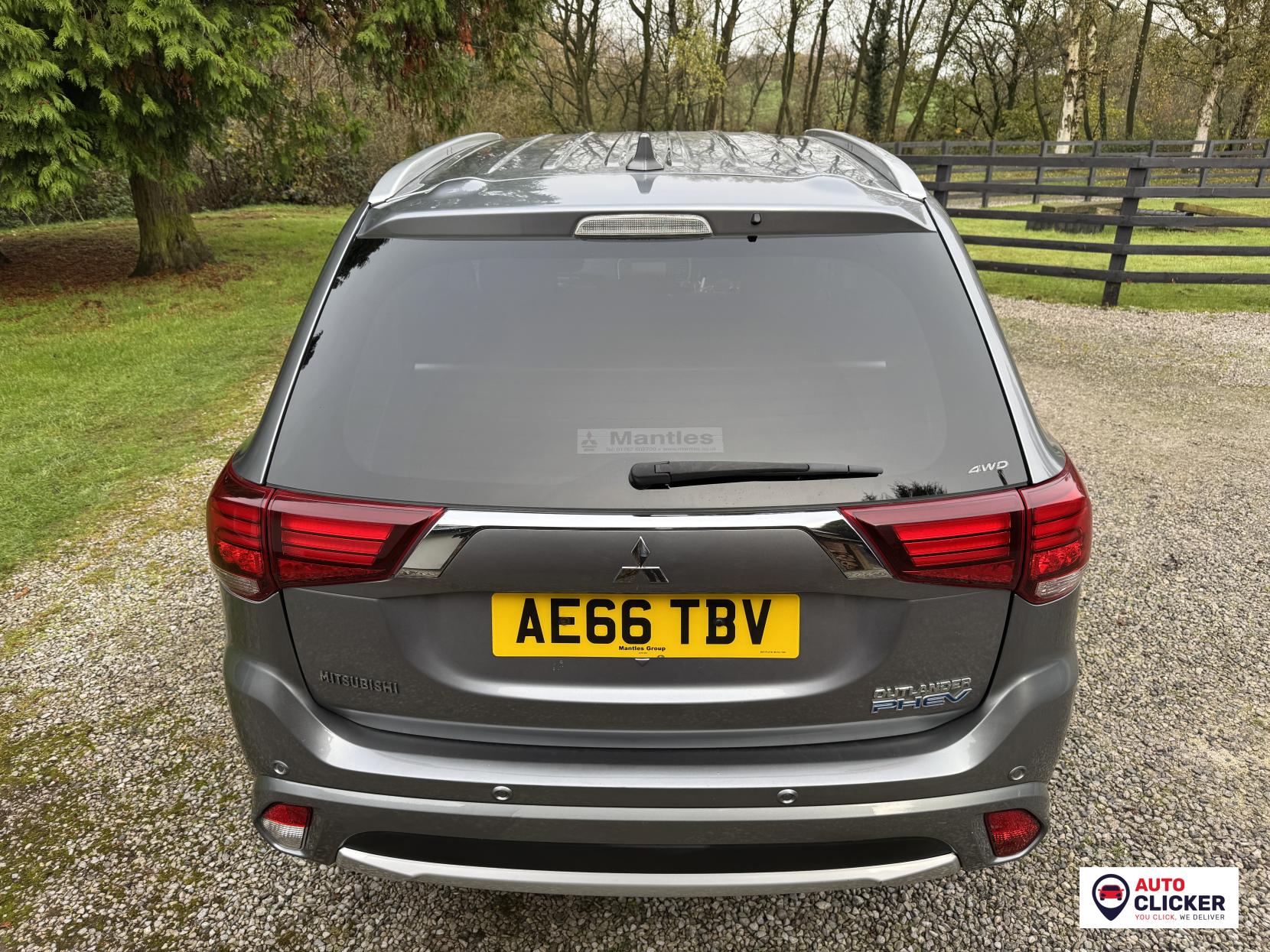 Mitsubishi Outlander 2.0h 12kWh GX4hs SUV 5dr Petrol Plug-in Hybrid CVT 4WD Euro 6 (s/s) (200 ps)