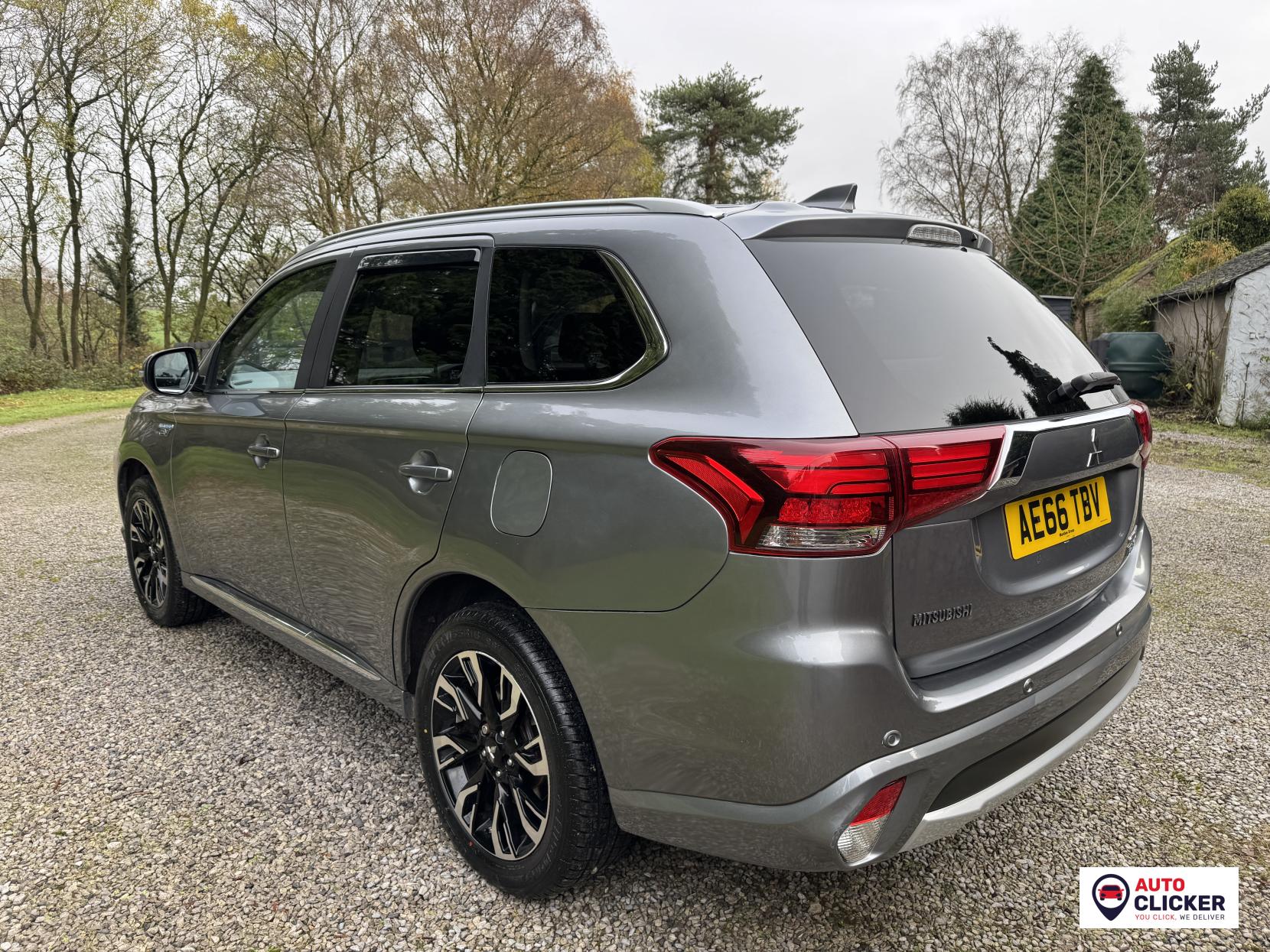 Mitsubishi Outlander 2.0h 12kWh GX4hs SUV 5dr Petrol Plug-in Hybrid CVT 4WD Euro 6 (s/s) (200 ps)