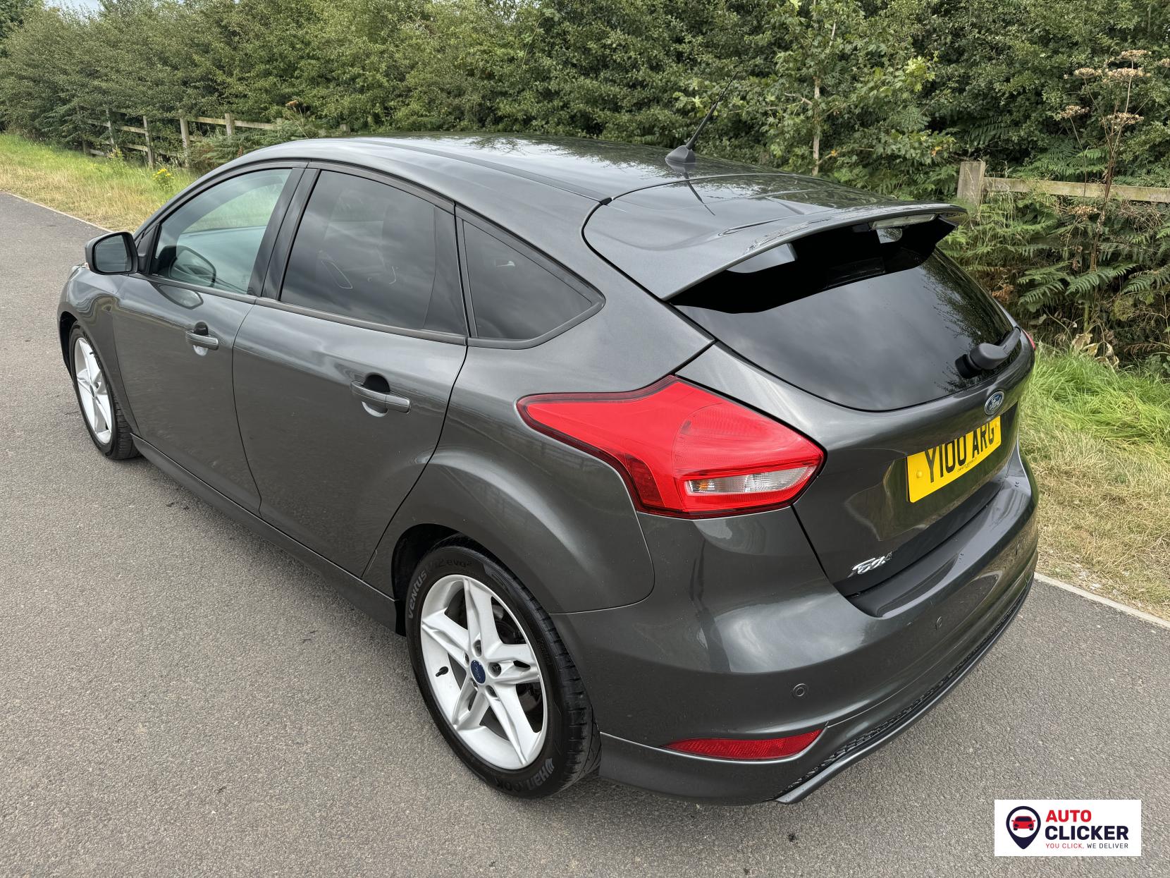 Ford Focus 1.5 TDCi ST-Line Hatchback 5dr Diesel Powershift Euro 6 (s/s) (120 ps)