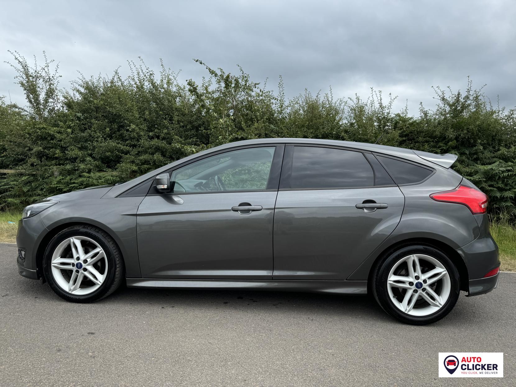 Ford Focus 1.5 TDCi ST-Line Hatchback 5dr Diesel Powershift Euro 6 (s/s) (120 ps)