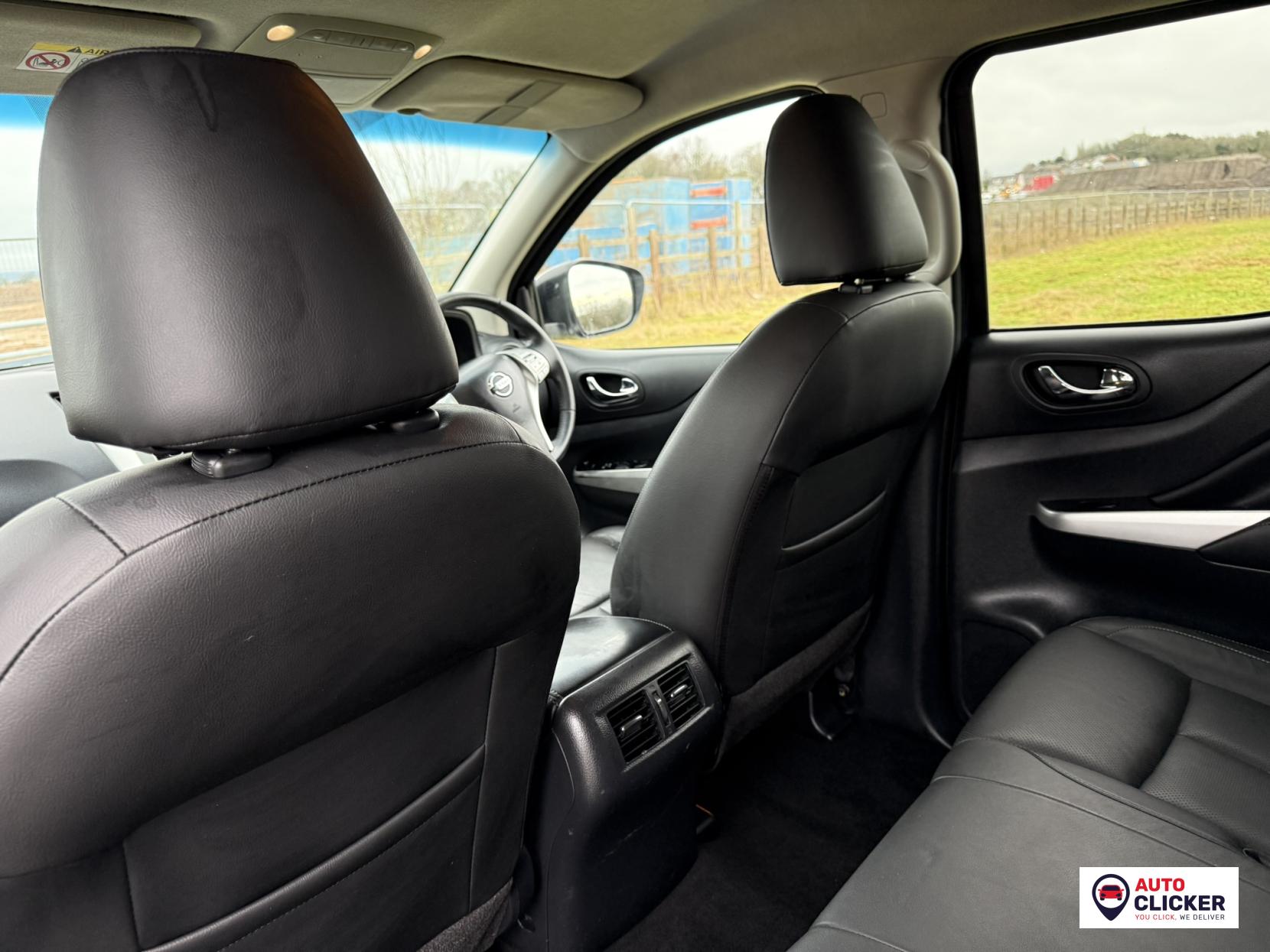 Nissan Navara 2.3 dCi Tekna Pickup Double Cab 4dr Diesel Auto 4WD Euro 6 (190 ps)