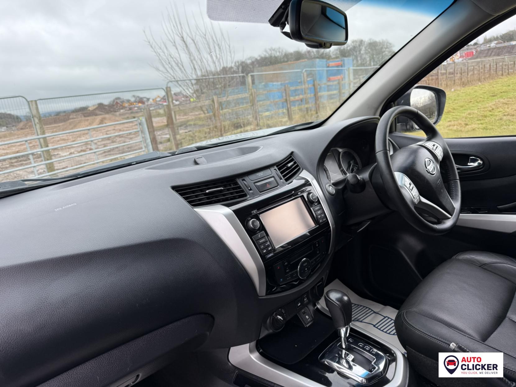 Nissan Navara 2.3 dCi Tekna Pickup Double Cab 4dr Diesel Auto 4WD Euro 6 (190 ps)