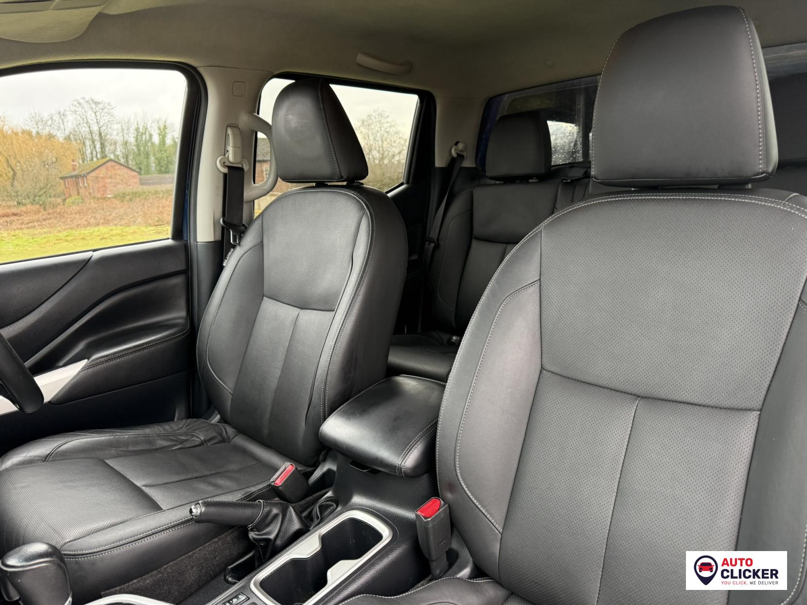 Nissan Navara 2.3 dCi Tekna Pickup Double Cab 4dr Diesel Auto 4WD Euro 6 (190 ps)