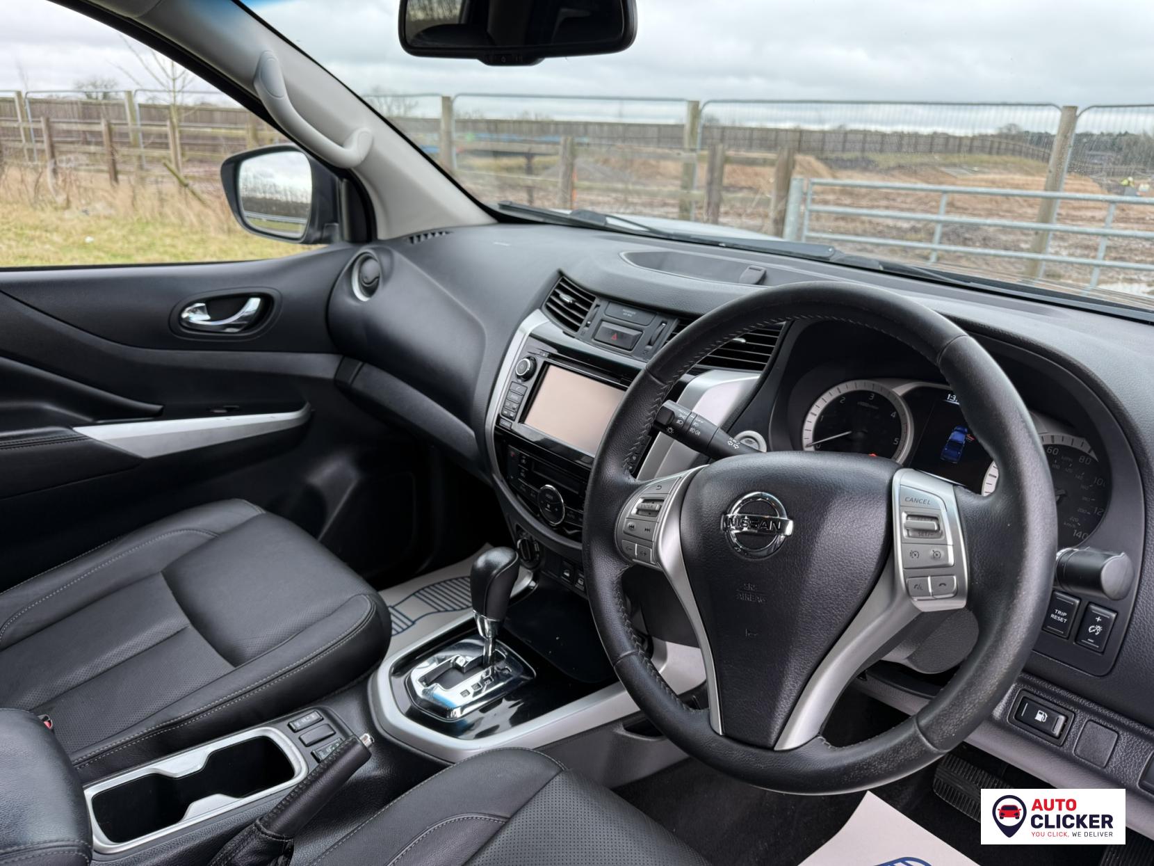 Nissan Navara 2.3 dCi Tekna Pickup Double Cab 4dr Diesel Auto 4WD Euro 6 (190 ps)