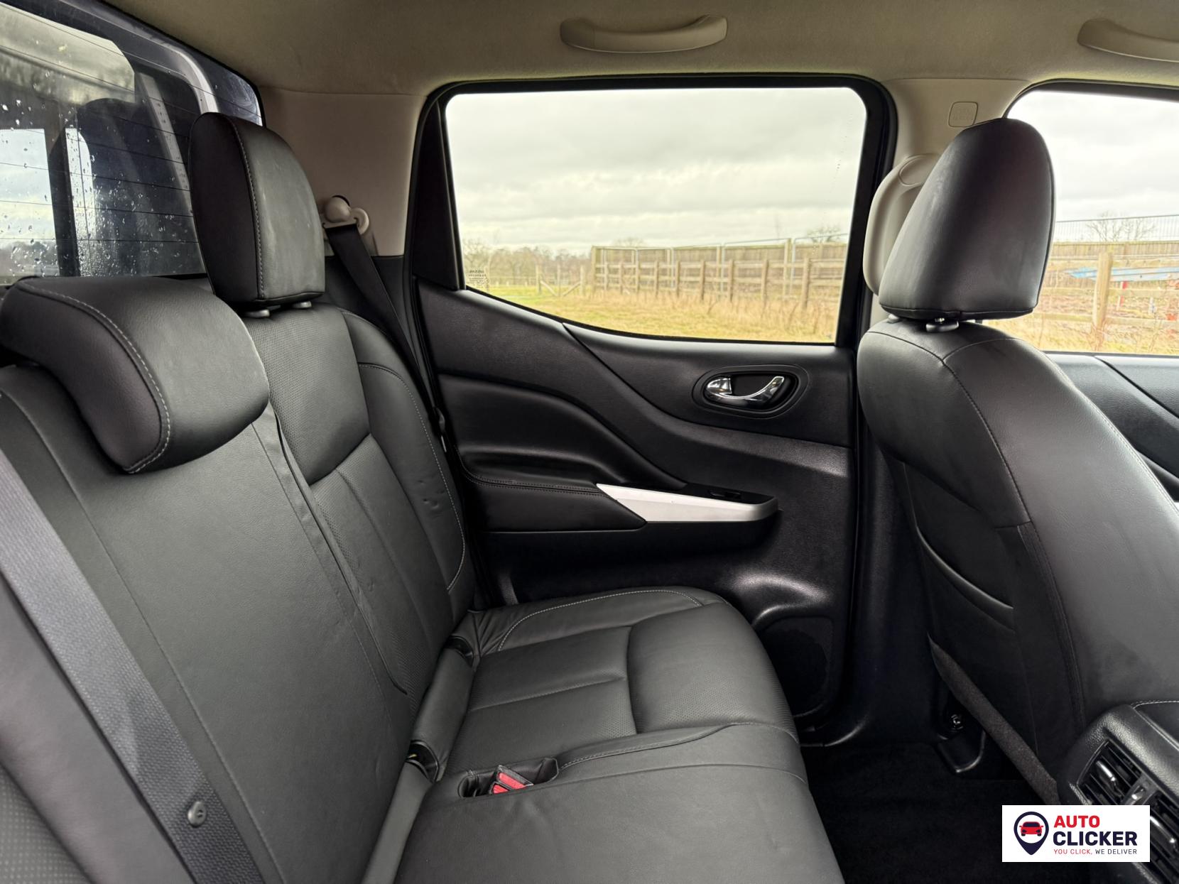 Nissan Navara 2.3 dCi Tekna Pickup Double Cab 4dr Diesel Auto 4WD Euro 6 (190 ps)