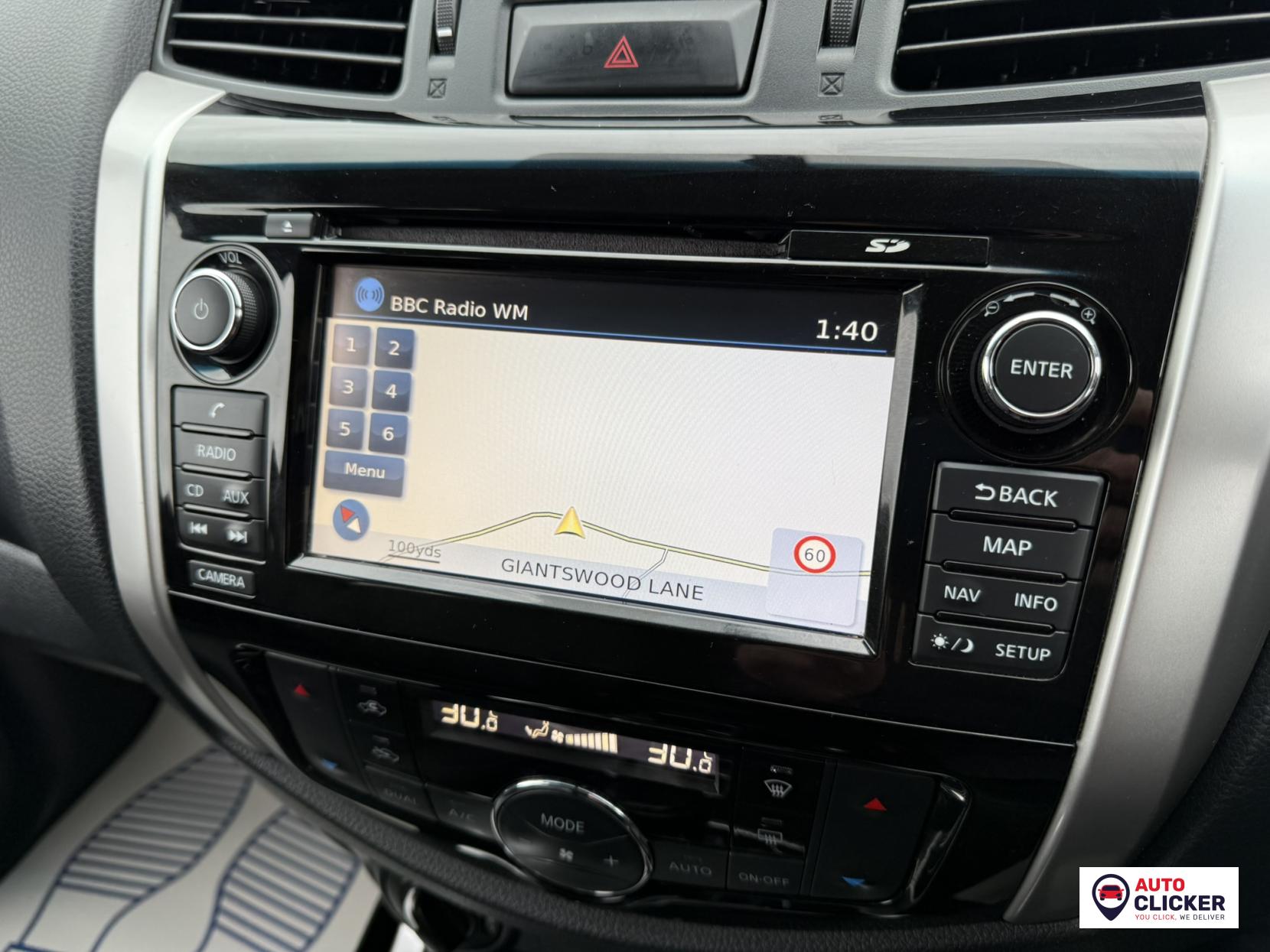 Nissan Navara 2.3 dCi Tekna Pickup Double Cab 4dr Diesel Auto 4WD Euro 6 (190 ps)