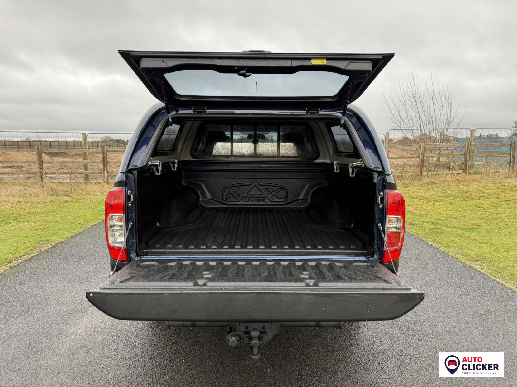 Nissan Navara 2.3 dCi Tekna Pickup Double Cab 4dr Diesel Auto 4WD Euro 6 (190 ps)