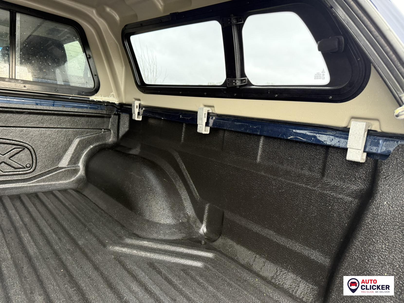 Nissan Navara 2.3 dCi Tekna Pickup Double Cab 4dr Diesel Auto 4WD Euro 6 (190 ps)