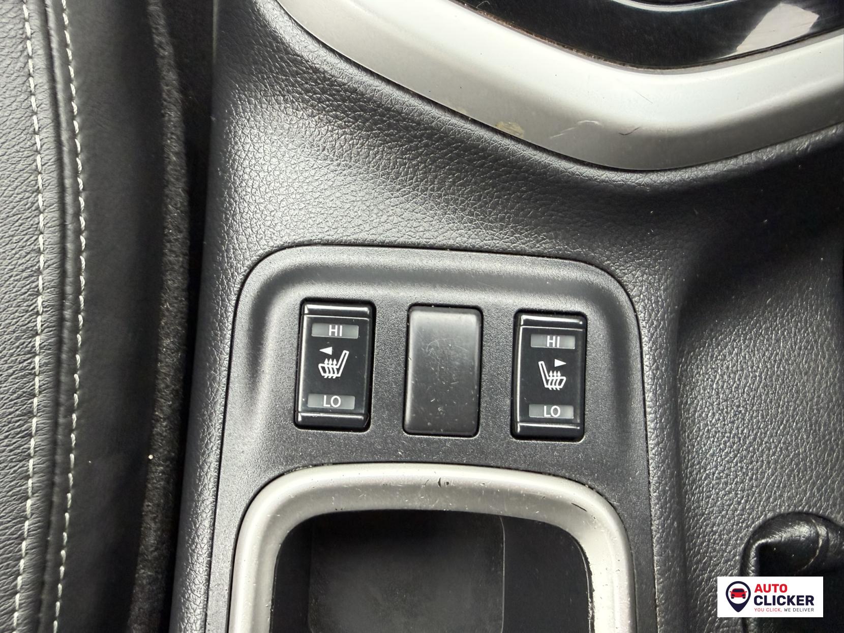 Nissan Navara 2.3 dCi Tekna Pickup Double Cab 4dr Diesel Auto 4WD Euro 6 (190 ps)