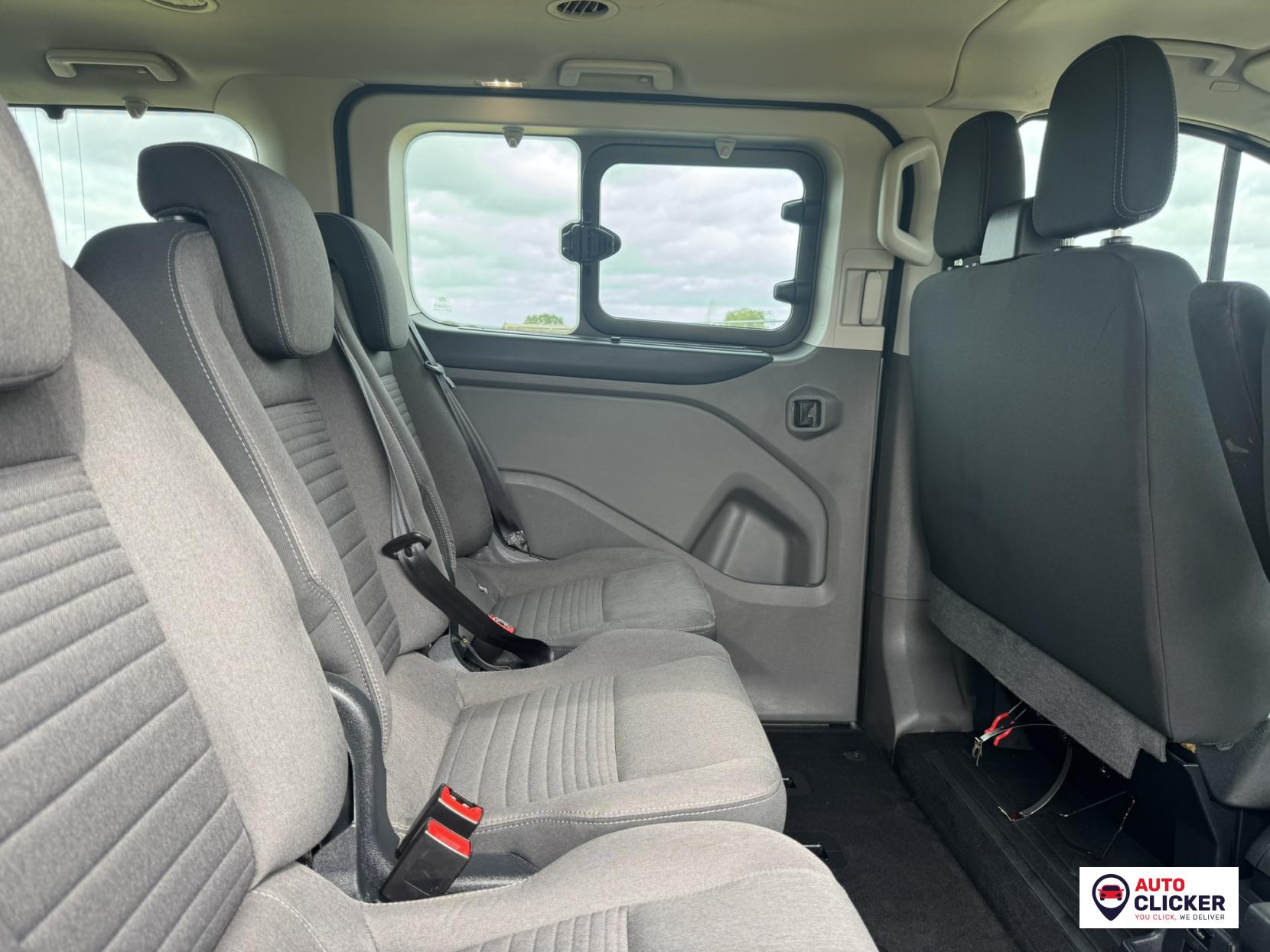 Ford Tourneo Custom 2.0 310 EcoBlue Titanium Minibus Double Cab 5dr Diesel Manual L2 Euro 6 (s/s) (130 ps)