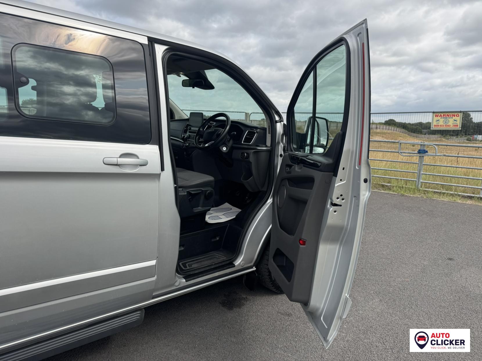 Ford Tourneo Custom 2.0 310 EcoBlue Titanium Minibus Double Cab 5dr Diesel Manual L2 Euro 6 (s/s) (130 ps)