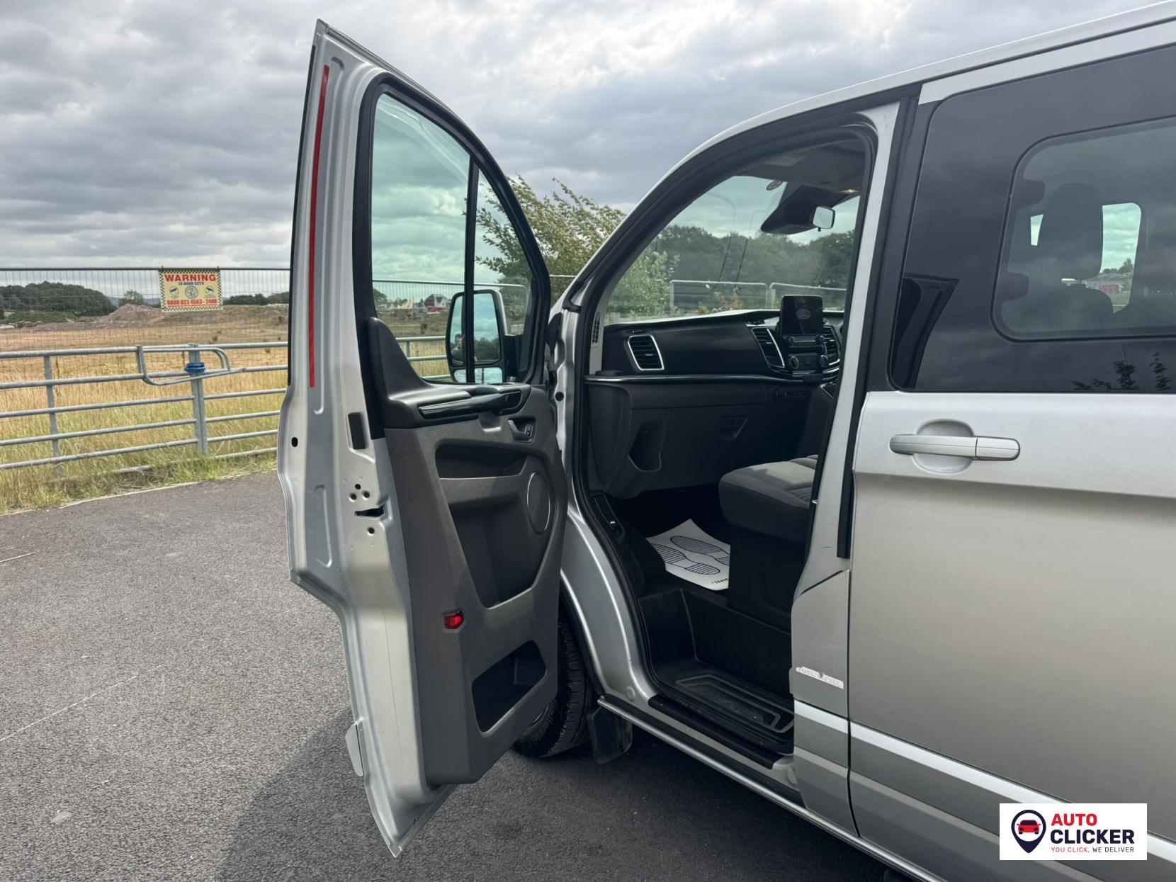 Ford Tourneo Custom 2.0 310 EcoBlue Titanium Minibus Double Cab 5dr Diesel Manual L2 Euro 6 (s/s) (130 ps)