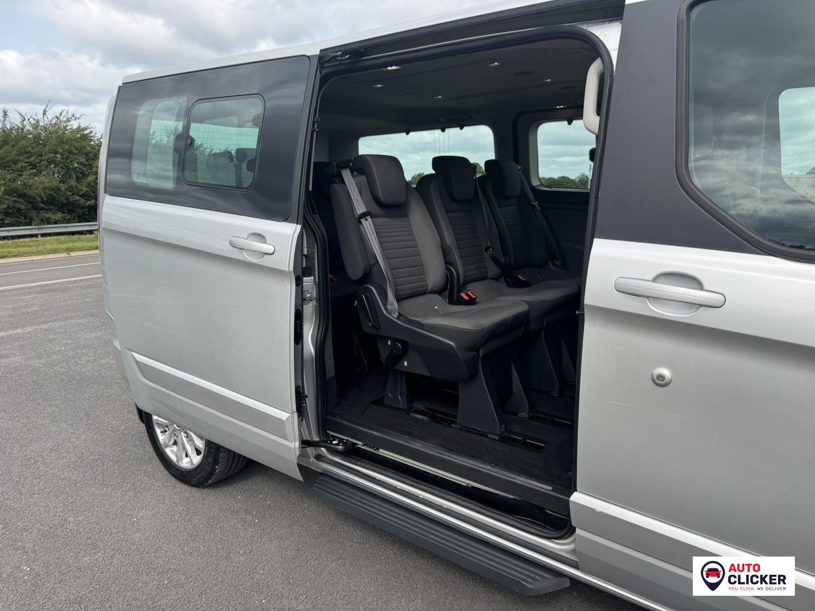 Ford Tourneo Custom 2.0 310 EcoBlue Titanium Minibus Double Cab 5dr Diesel Manual L2 Euro 6 (s/s) (130 ps)