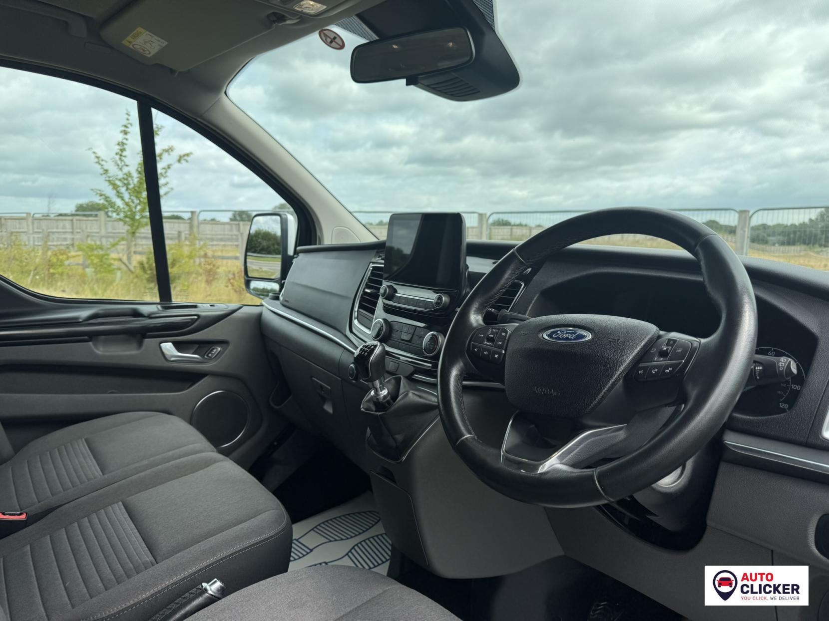 Ford Tourneo Custom 2.0 310 EcoBlue Titanium Minibus Double Cab 5dr Diesel Manual L2 Euro 6 (s/s) (130 ps)