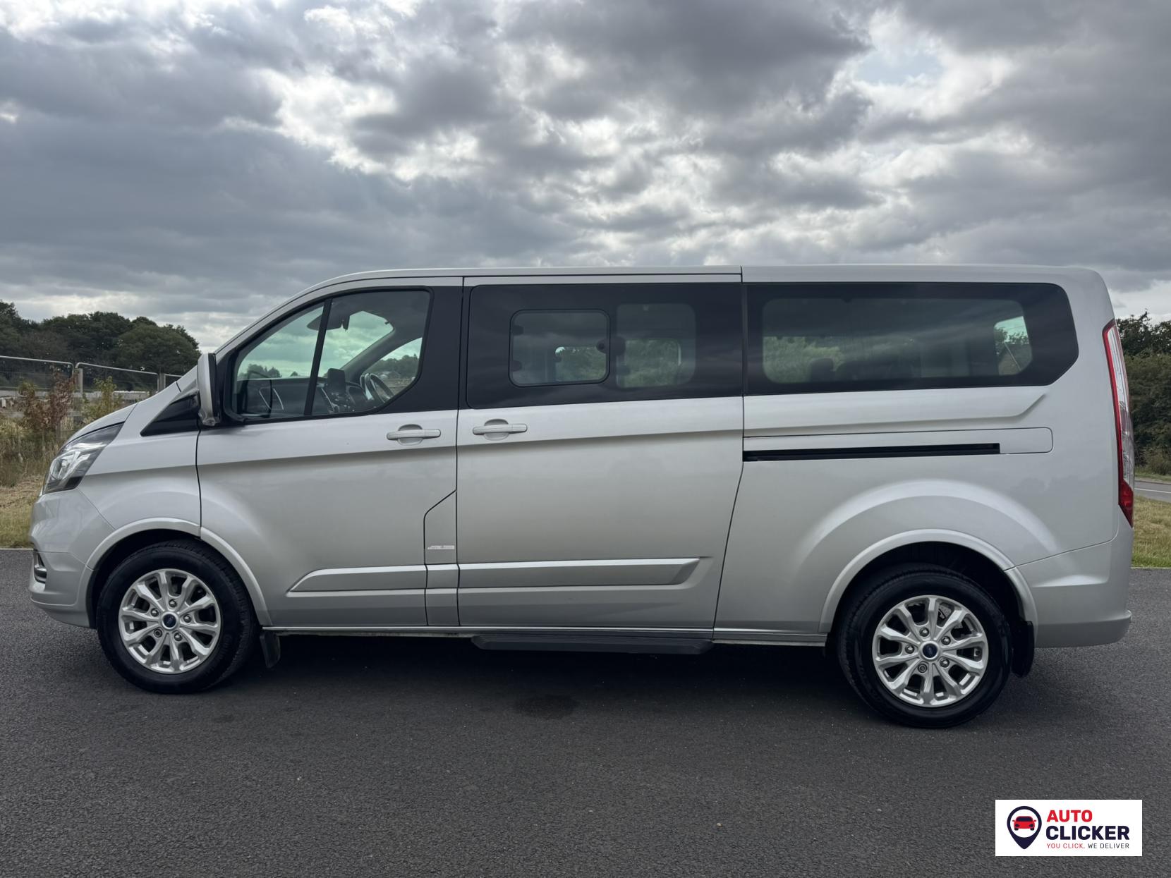 Ford Tourneo Custom 2.0 310 EcoBlue Titanium Minibus Double Cab 5dr Diesel Manual L2 Euro 6 (s/s) (130 ps)