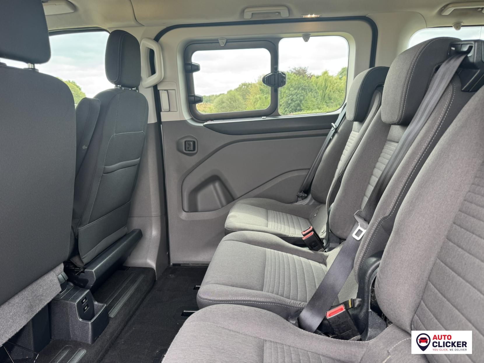 Ford Tourneo Custom 2.0 310 EcoBlue Titanium Minibus Double Cab 5dr Diesel Manual L2 Euro 6 (s/s) (130 ps)