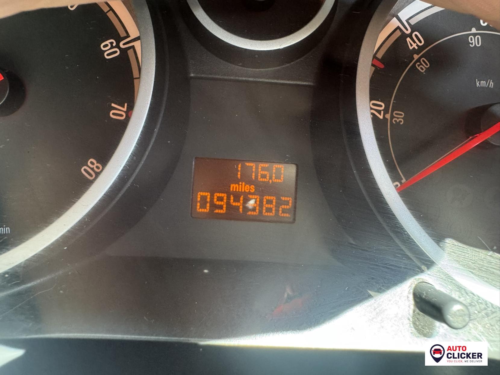 Vauxhall Corsa 1.2i 16v Club Hatchback 3dr Petrol Manual (139 g/km, 79 bhp)