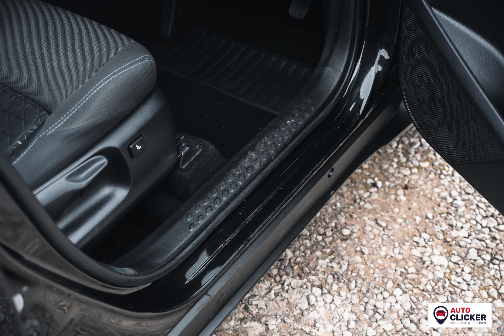 Toyota C-HR 1.8 VVT-h Design SUV 5dr Petrol Hybrid CVT Euro 6 (s/s) (122 ps)