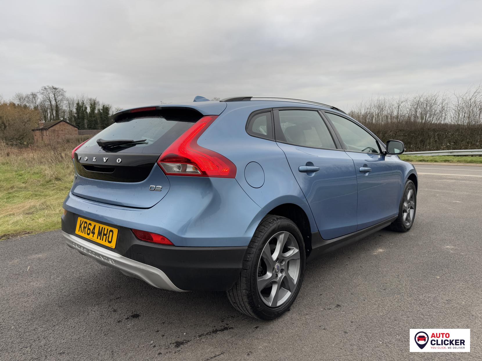 Volvo V40 Cross Country 1.6 D2 Lux Hatchback 5dr Diesel Powershift Euro 5 (s/s) (115 ps)