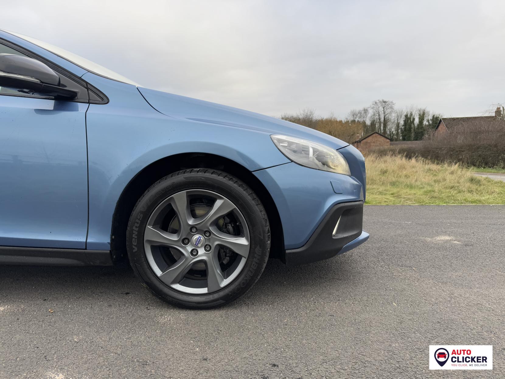 Volvo V40 Cross Country 1.6 D2 Lux Hatchback 5dr Diesel Powershift Euro 5 (s/s) (115 ps)