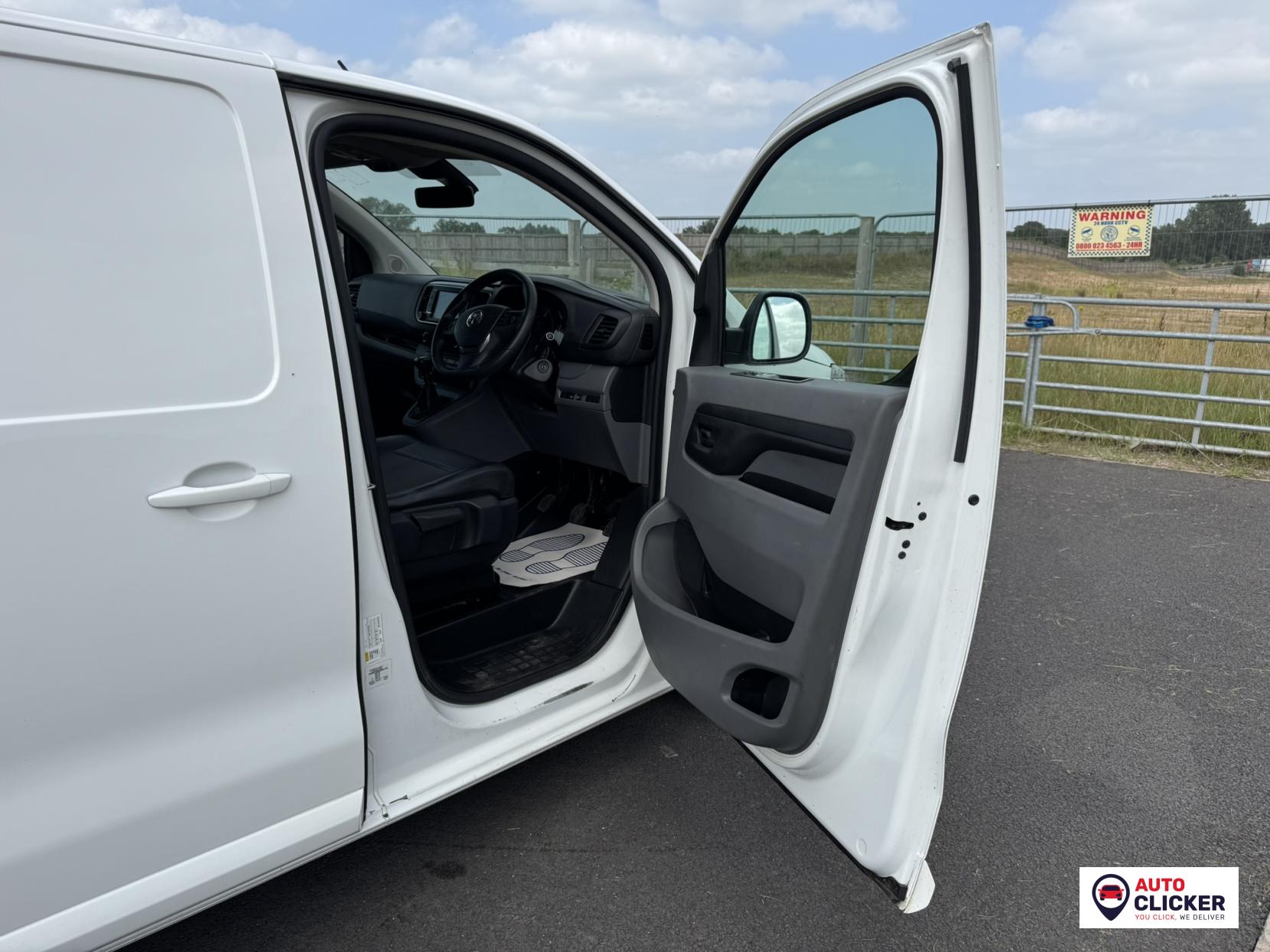 Vauxhall Vivaro 1.5 Turbo D 2900 Sportive Panel Van 5dr Diesel Manual L2 H1 Euro 6 (s/s) (100 ps)