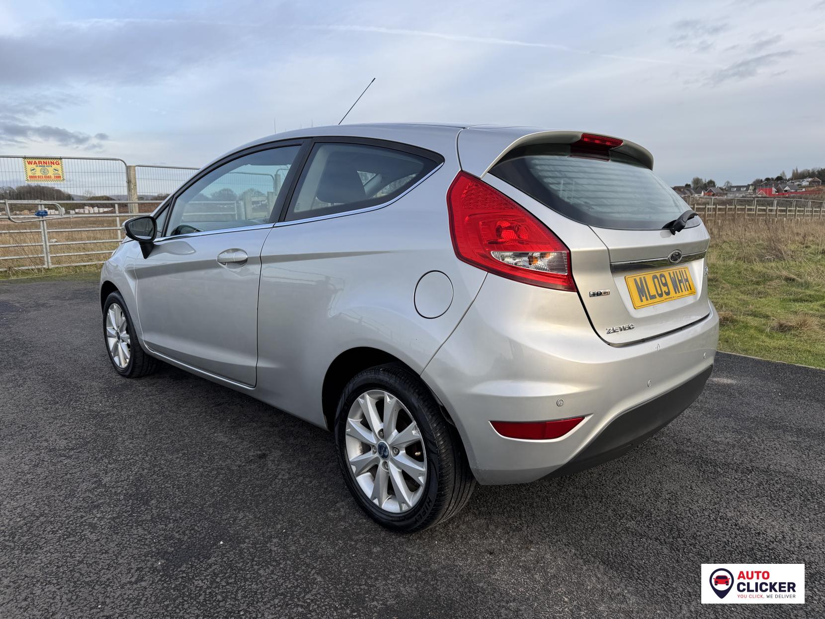 Ford Fiesta 1.4 TDCi Zetec Hatchback 3dr Diesel Manual (110 g/km, 67 bhp)