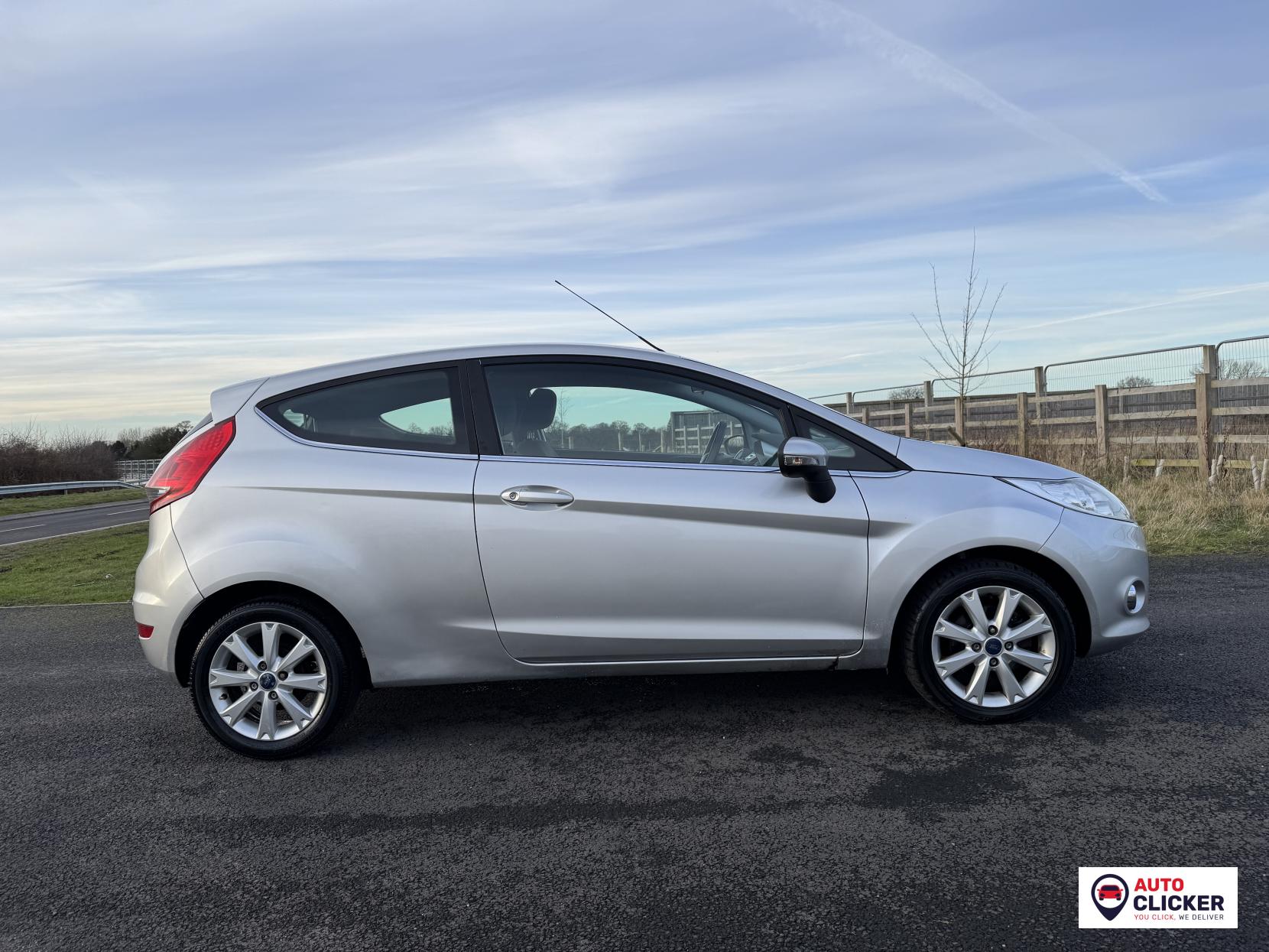 Ford Fiesta 1.4 TDCi Zetec Hatchback 3dr Diesel Manual (110 g/km, 67 bhp)