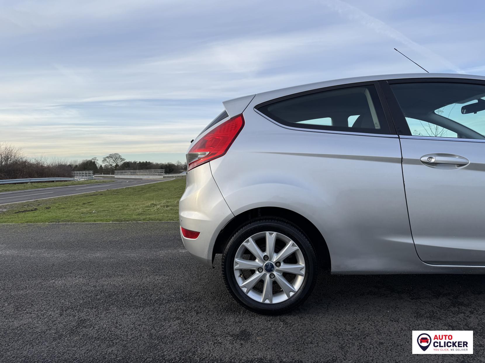 Ford Fiesta 1.4 TDCi Zetec Hatchback 3dr Diesel Manual (110 g/km, 67 bhp)