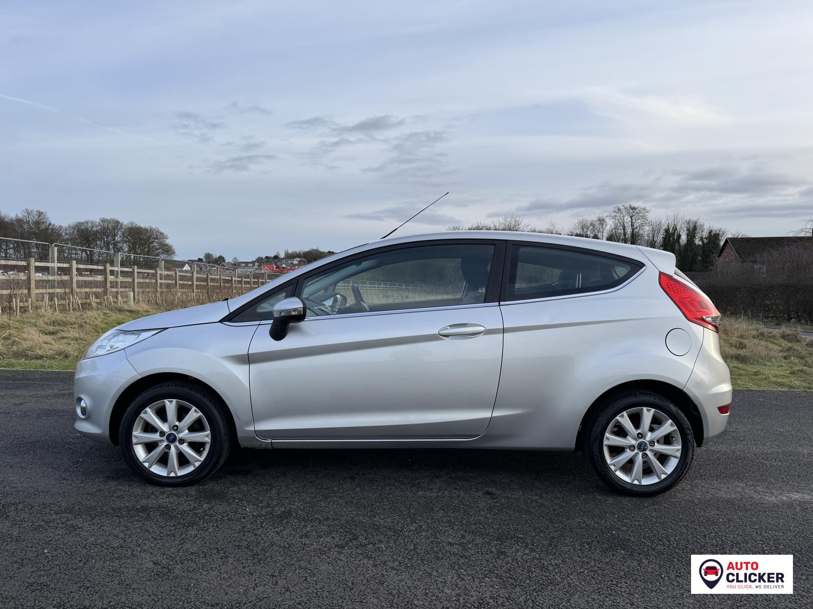 Ford Fiesta 1.4 TDCi Zetec Hatchback 3dr Diesel Manual (110 g/km, 67 bhp)