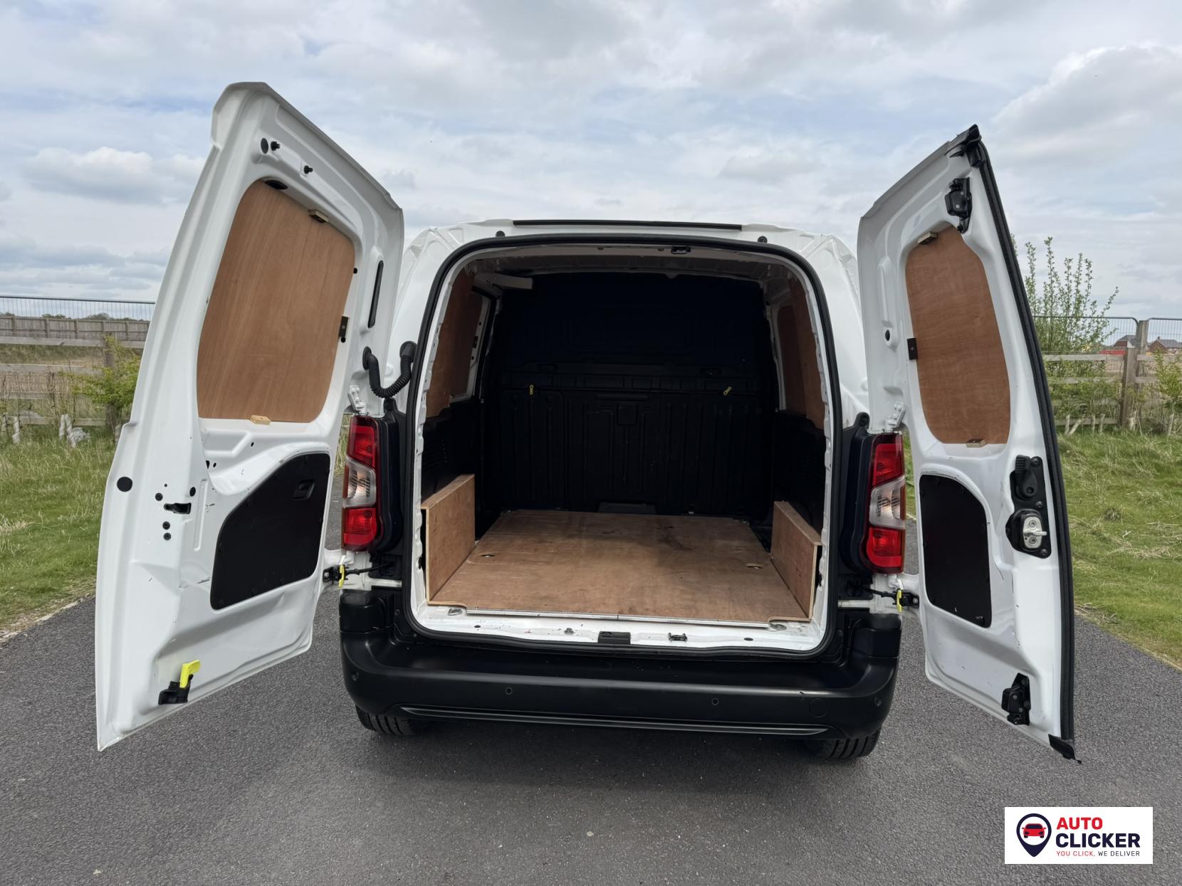 Peugeot Partner 1.5 BlueHDi 1000 Professional Standard Panel Van 5dr Diesel Manual SWB Euro 6 (100 bhp)