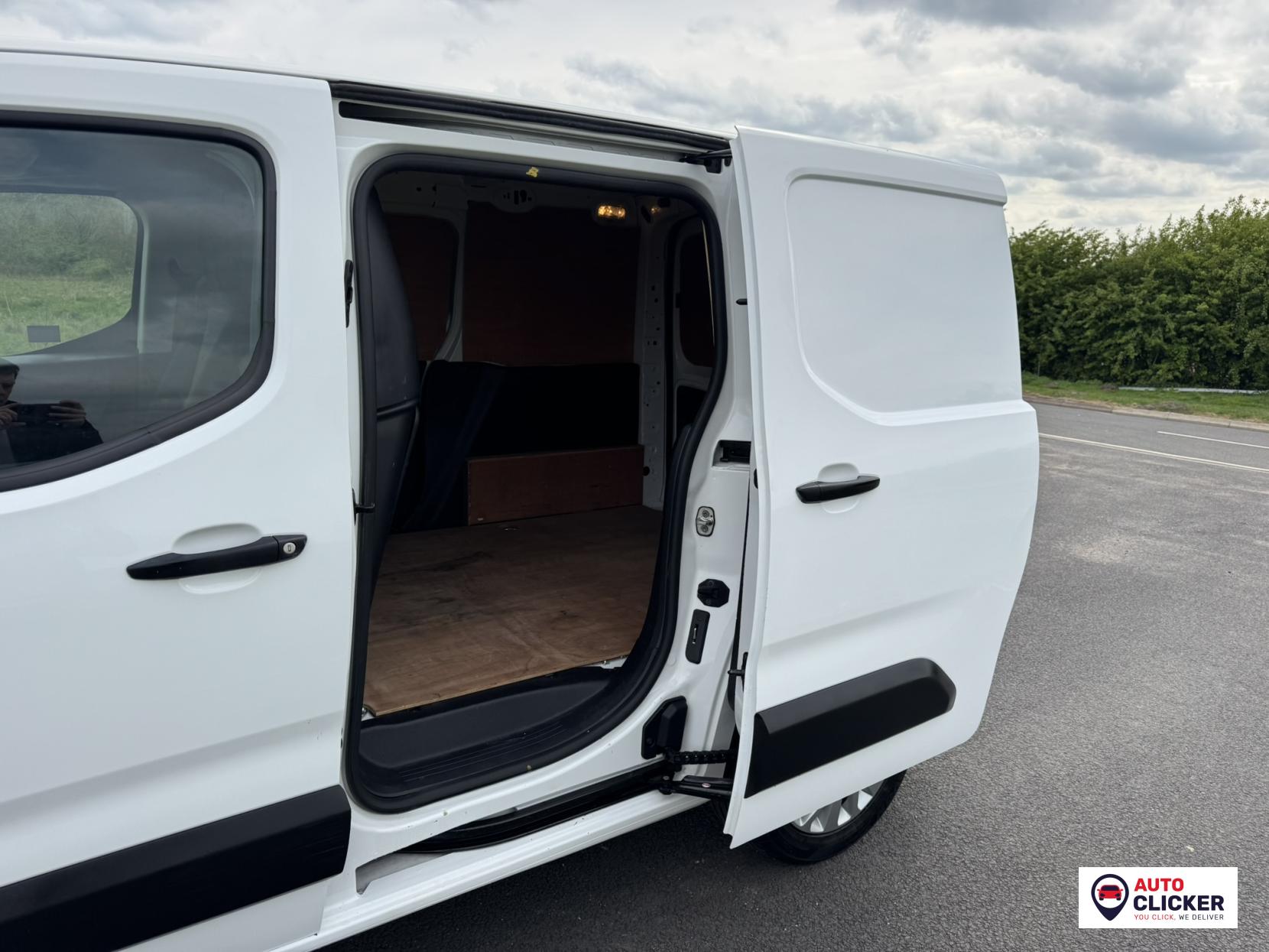 Peugeot Partner 1.5 BlueHDi 1000 Professional Standard Panel Van 5dr Diesel Manual SWB Euro 6 (100 bhp)