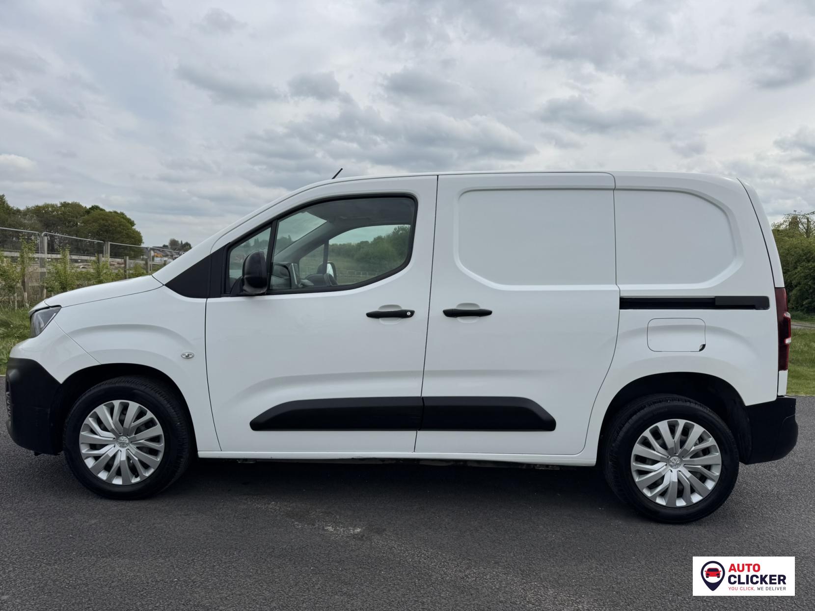 Peugeot Partner 1.5 BlueHDi 1000 Professional Standard Panel Van 5dr Diesel Manual SWB Euro 6 (100 bhp)
