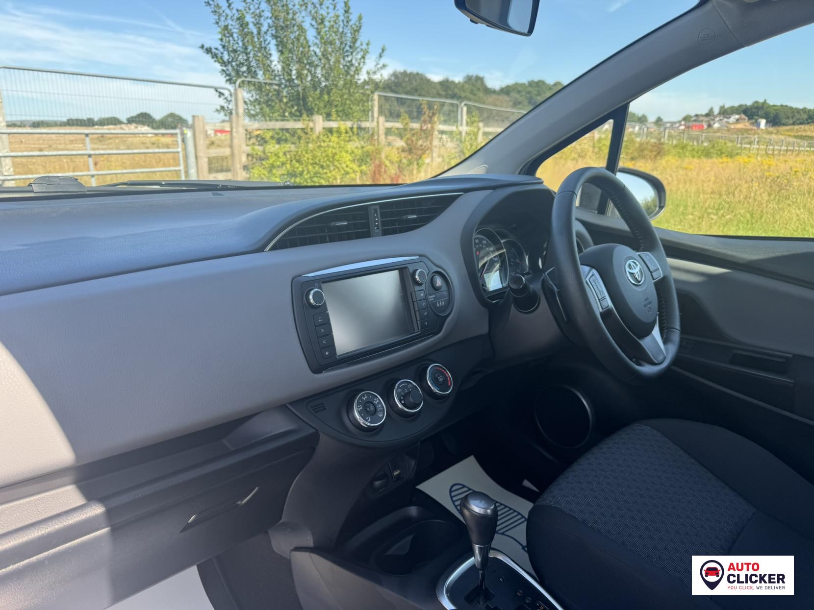 Toyota Yaris 1.33 Dual VVT-i Icon Hatchback 5dr Petrol Multidrive S Euro 5 Euro 5 (99 ps)