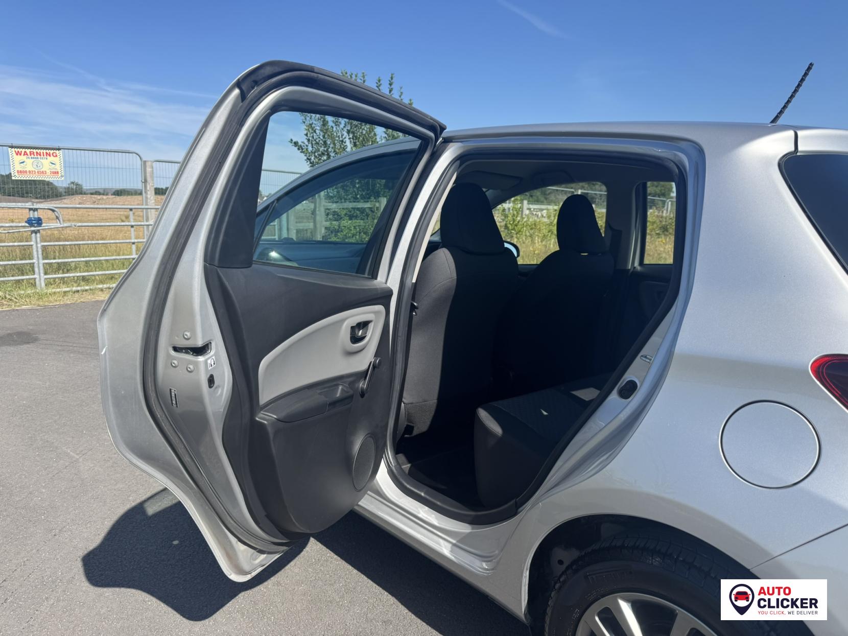 Toyota Yaris 1.33 Dual VVT-i Icon Hatchback 5dr Petrol Multidrive S Euro 5 Euro 5 (99 ps)
