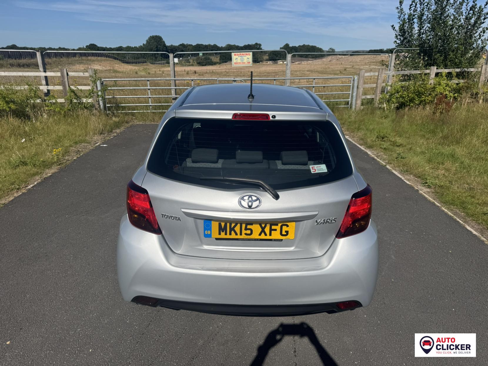 Toyota Yaris 1.33 Dual VVT-i Icon Hatchback 5dr Petrol Multidrive S Euro 5 Euro 5 (99 ps)