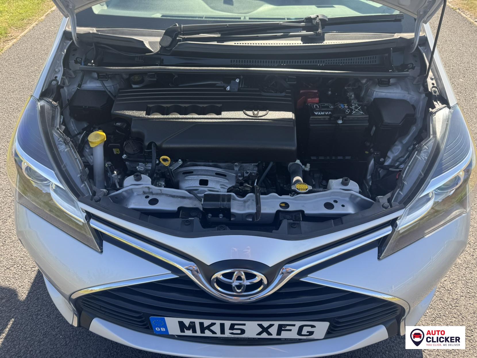 Toyota Yaris 1.33 Dual VVT-i Icon Hatchback 5dr Petrol Multidrive S Euro 5 Euro 5 (99 ps)