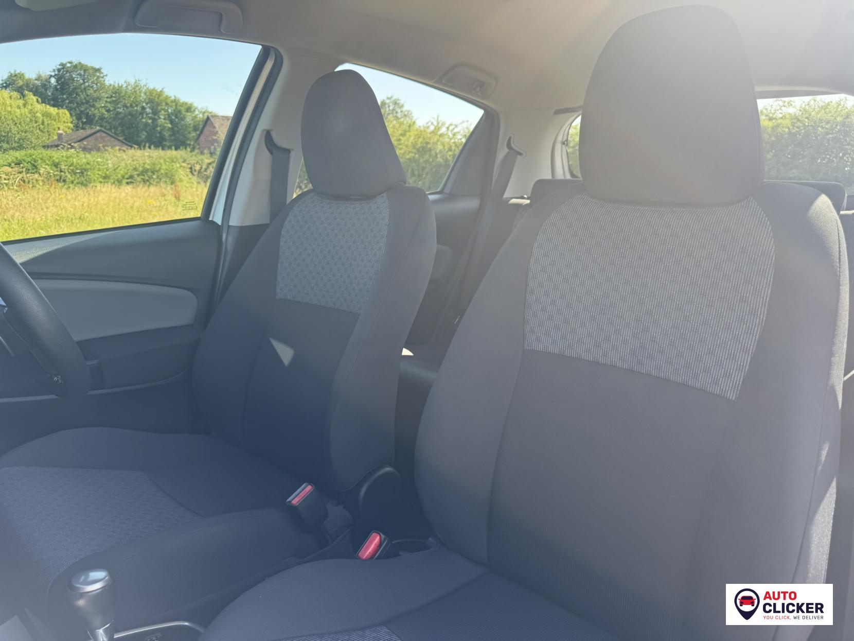 Toyota Yaris 1.33 Dual VVT-i Icon Hatchback 5dr Petrol Multidrive S Euro 5 Euro 5 (99 ps)