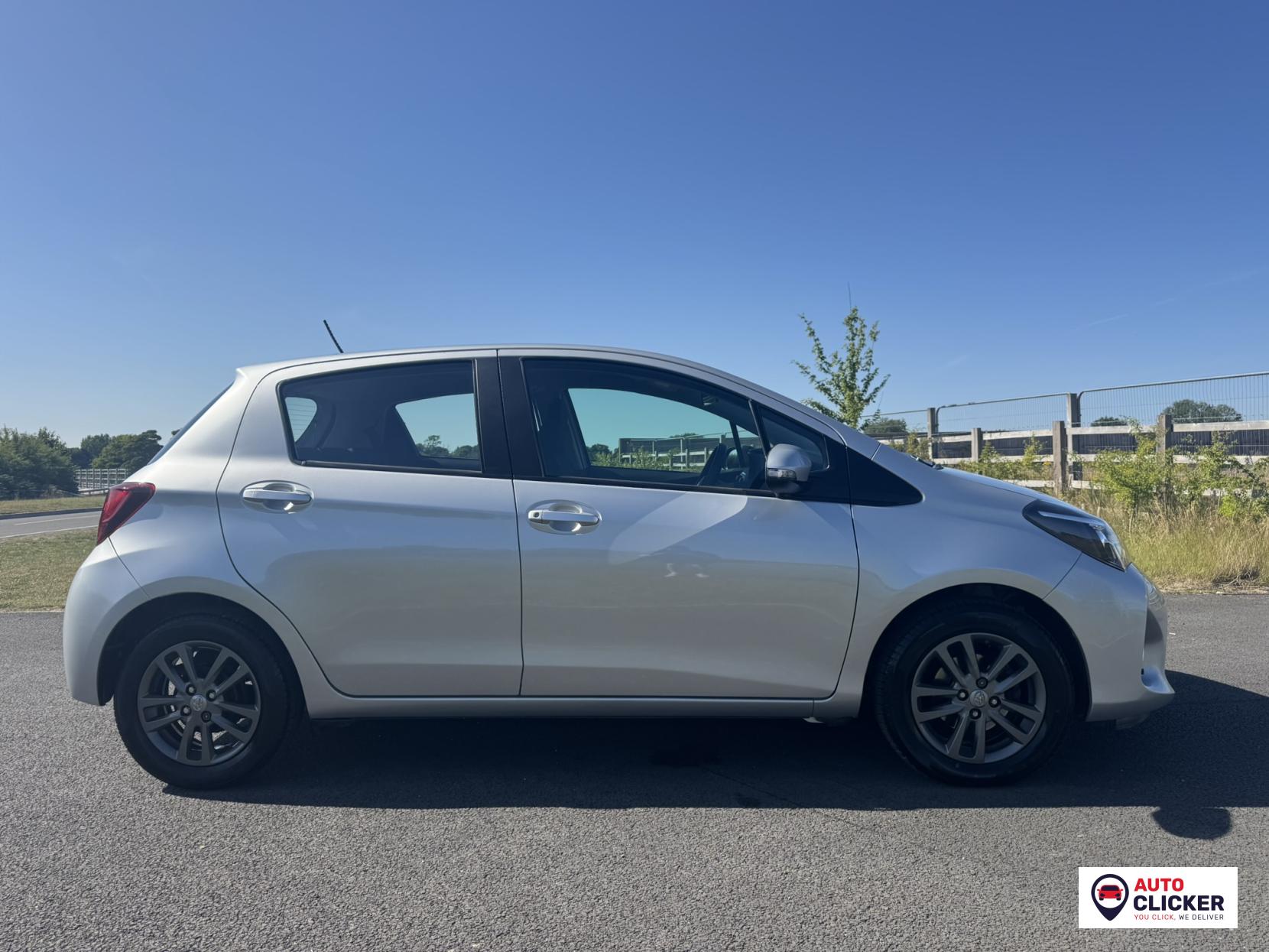 Toyota Yaris 1.33 Dual VVT-i Icon Hatchback 5dr Petrol Multidrive S Euro 5 Euro 5 (99 ps)