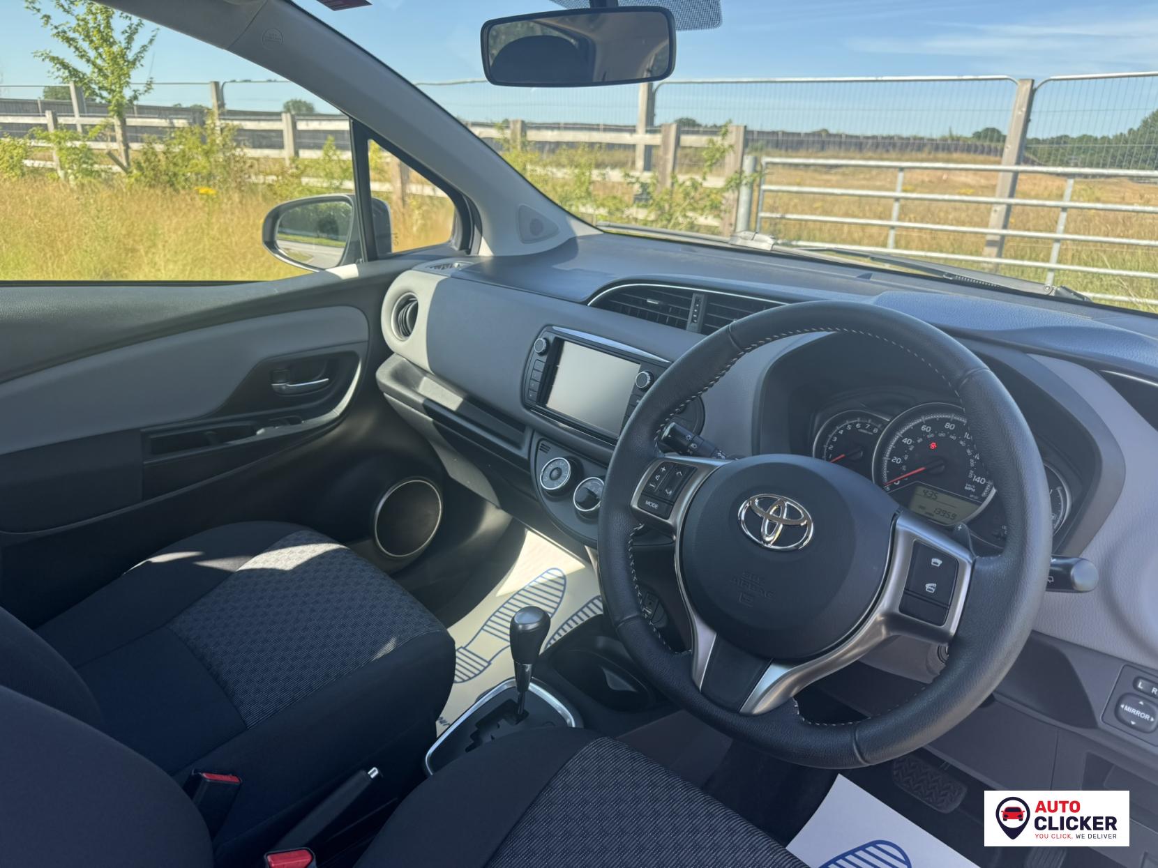 Toyota Yaris 1.33 Dual VVT-i Icon Hatchback 5dr Petrol Multidrive S Euro 5 Euro 5 (99 ps)